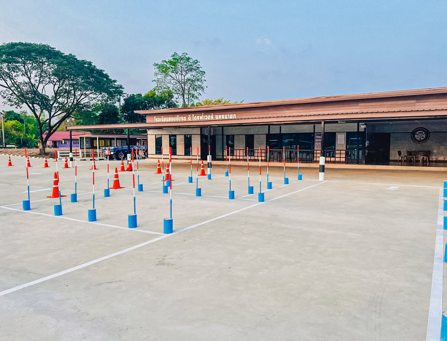 สาขานครนายก แยกไฟแดงเจดีย์ทอง
