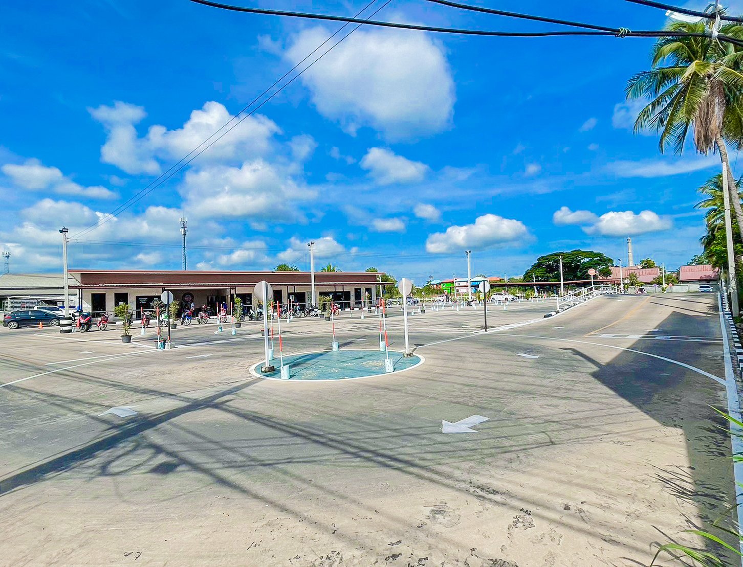 สาขาชัยภูมิ ตรงข้ามโรงเรียนเมืองพญาแลวิทยา